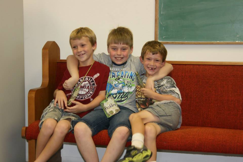 slide children on bench (3)